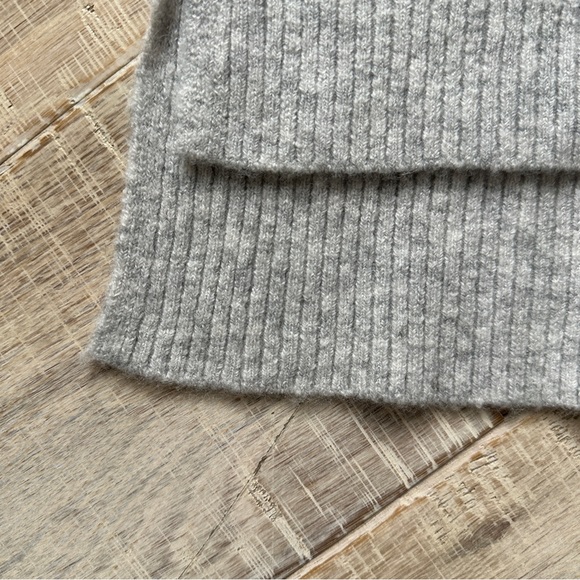 J.CREW | Women's Heather Dusk Grey V-Neck Pullover Sweater, Size Large - Picture 3 of 11